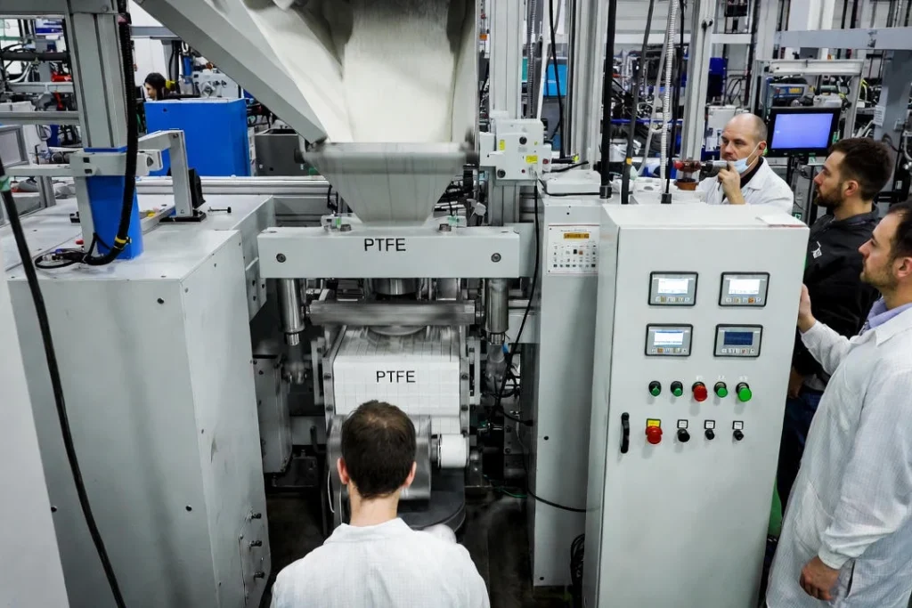 Mastering PTFE Powder Flow and Density-1